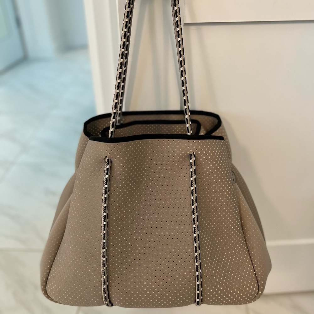 Annabel Ingall Neoprene Purse sporty spice Taupe